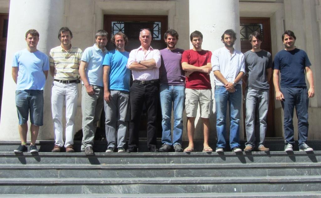 Photofamily-2012-UNR-Uru-LR.JPG